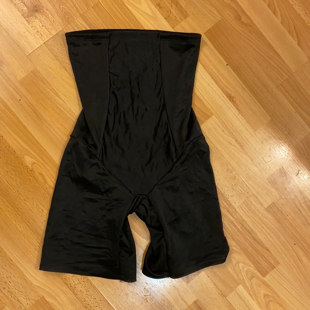 Miraclesuit shape wear for stomach and thighs size large
